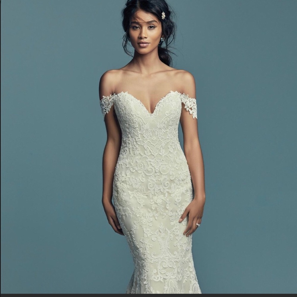 Maggie Sottero Stephanie Ivory/Champagne